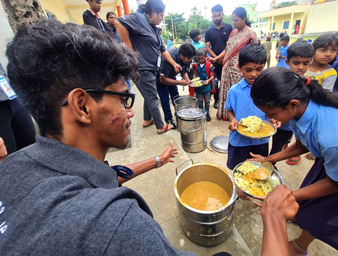 employees-volunteering-program-2