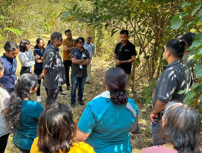 employees-volunteering-program-6