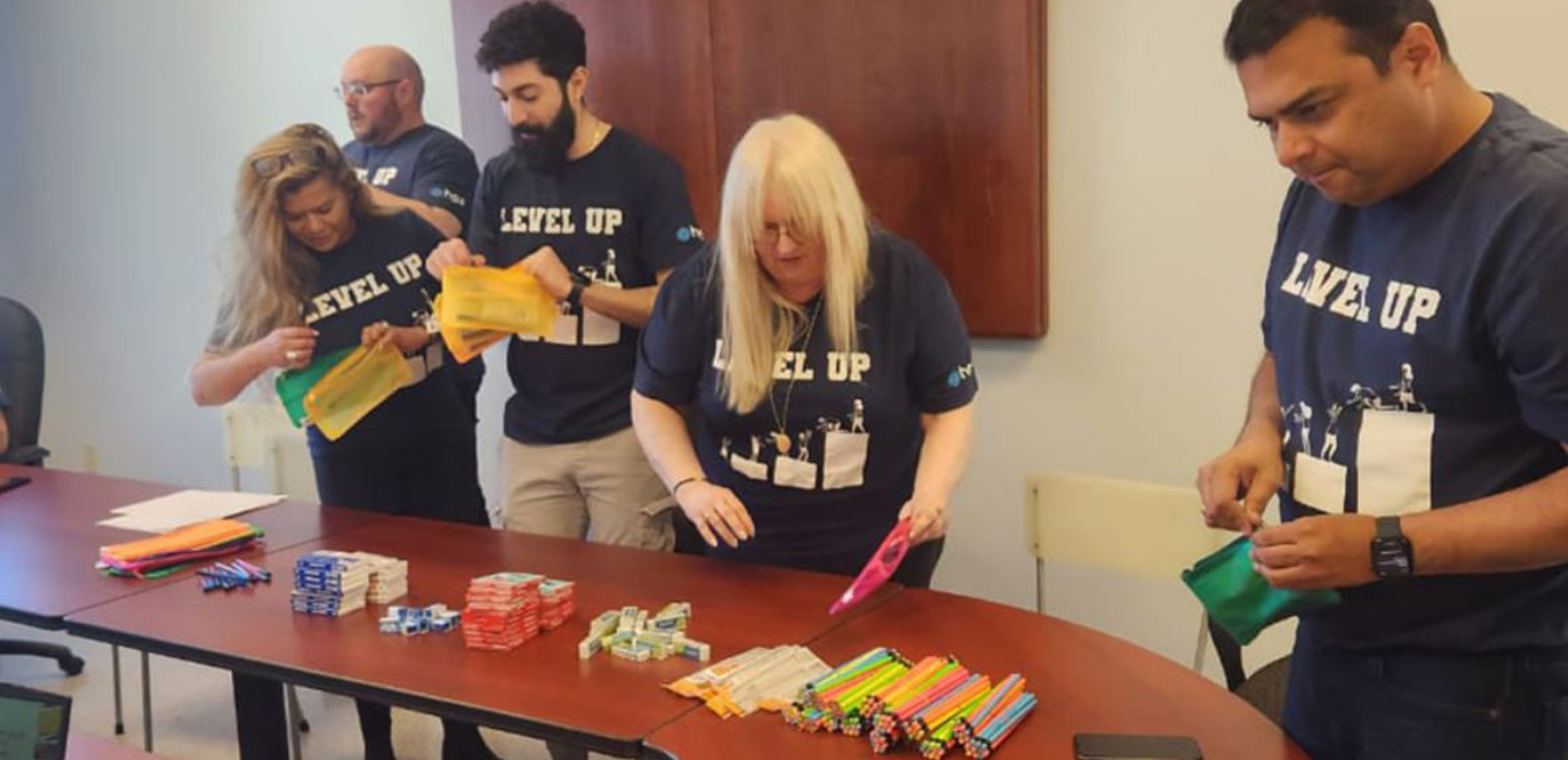 employees-volunteering-program-6