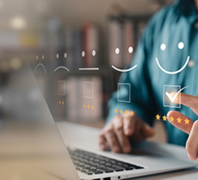 Customer Experience vs Customer Service: Key Differences Explained