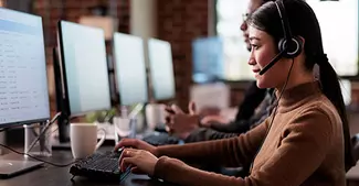 10 Top Reasons You Should Work in Customer Service